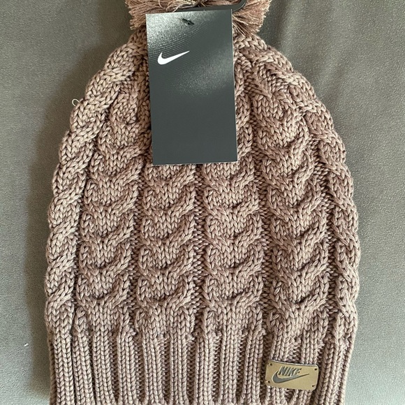 nike removable pom beanie